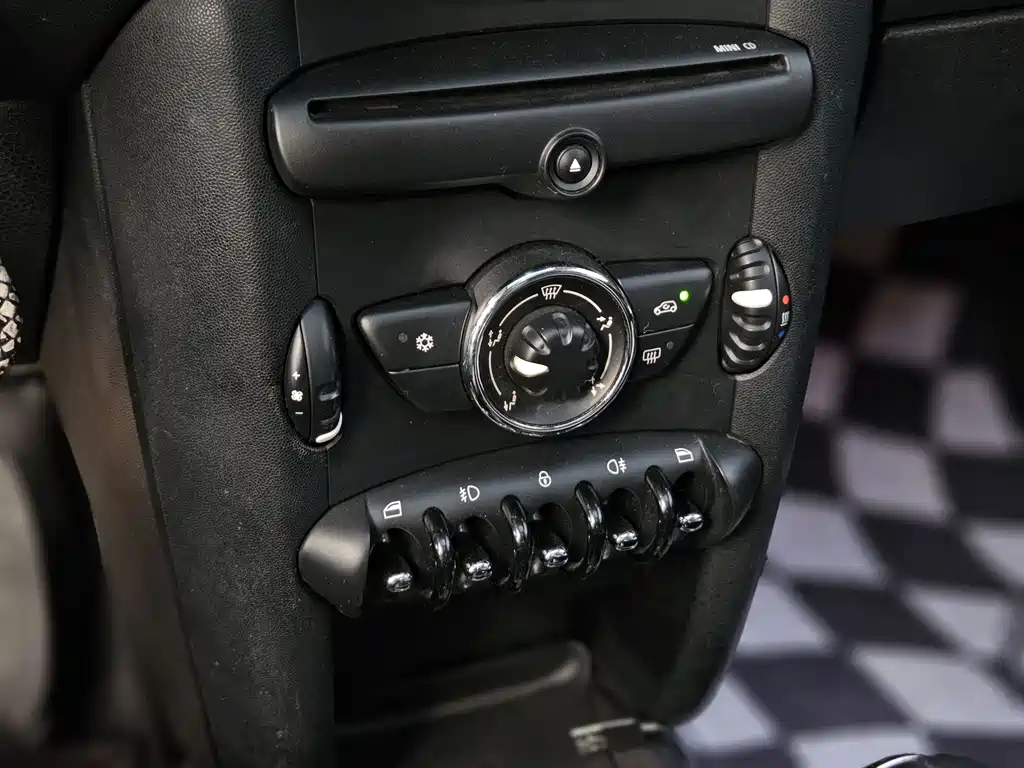 MINI Clubman 2012 — фото 15