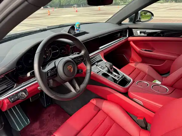 Porsche Panamera 2023