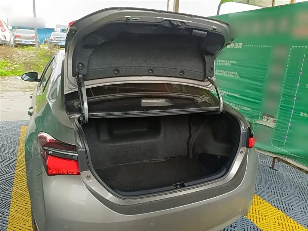 Toyota Corolla 2019 — фото 19