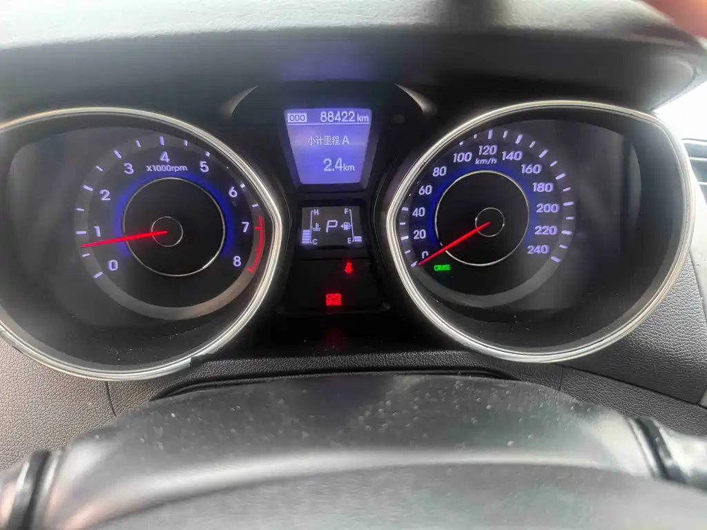 Hyundai Elantra Langdong 2015 — фото 17