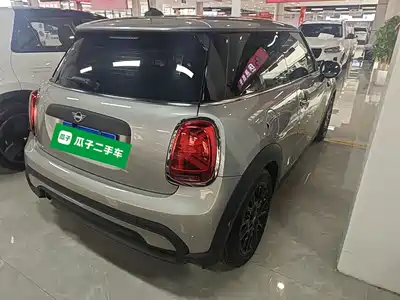 MINI MINI 2023