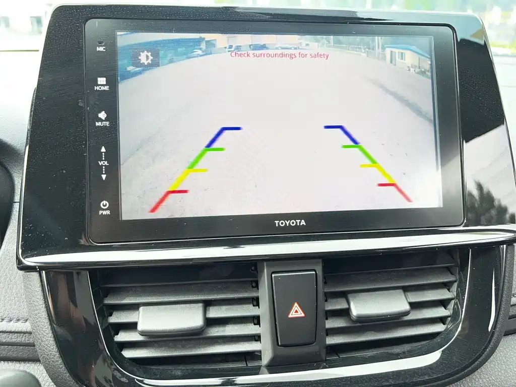 Toyota Yaris L 2022 — фото 16