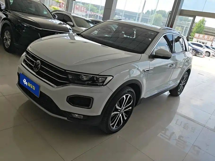 Volkswagen T-Roc 2021 — фото 1