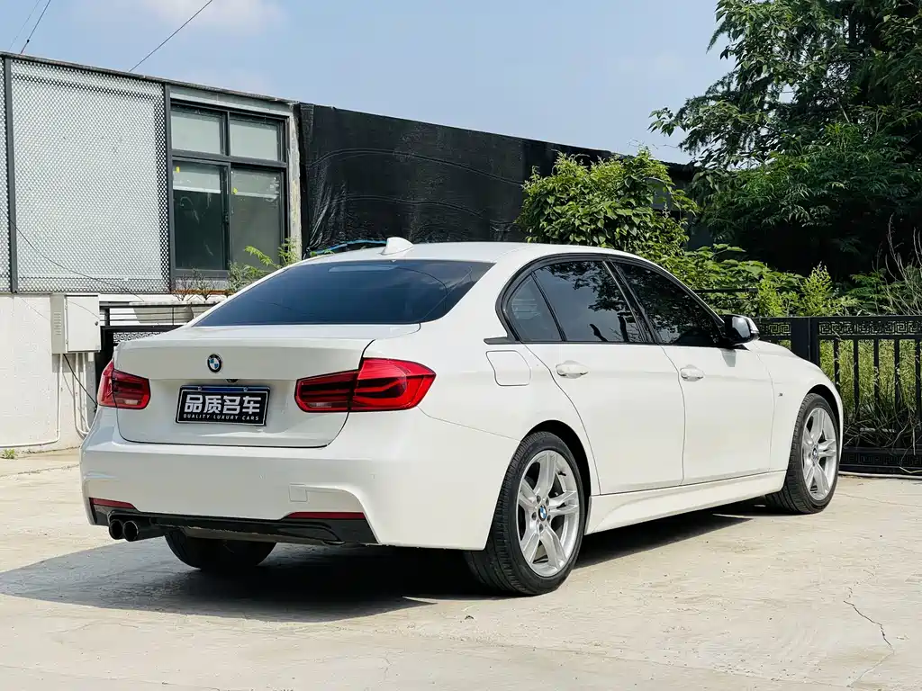BMW 3 Series 2019 — фото 18