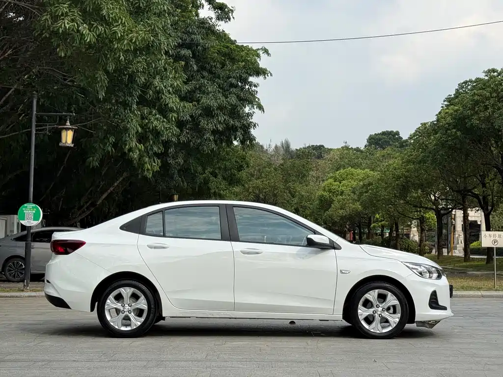 Chevrolet Cavalier 2019 — фото 15