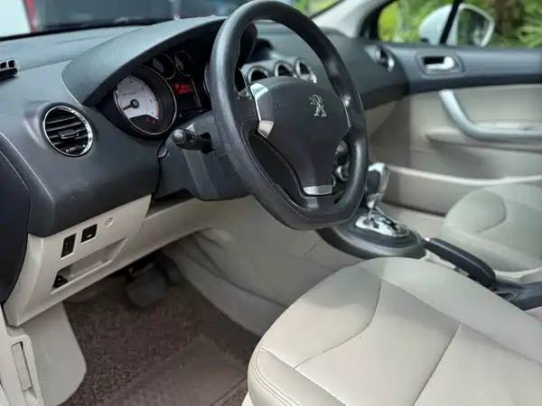 Peugeot 408 2013