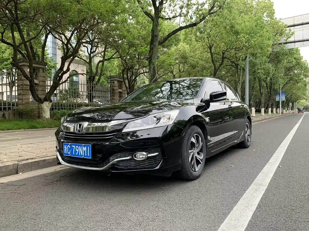 Honda Accord 2018 — фото 1