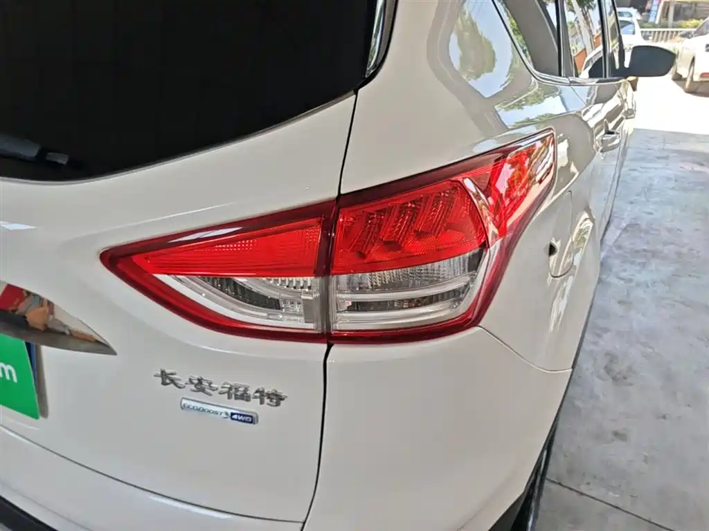 Ford Kuga 2014 — фото 8