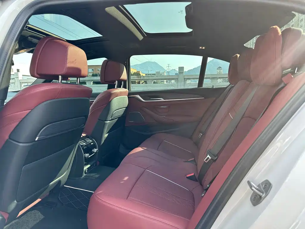BMW 5 Series 2023