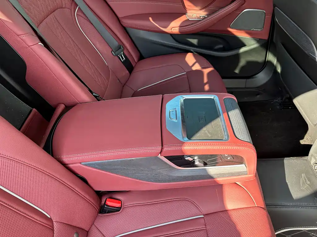 BMW 5 Series 2023 — фото 13