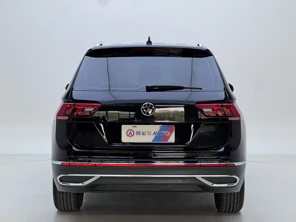 Volkswagen Tiguan L 2023 — фото 9