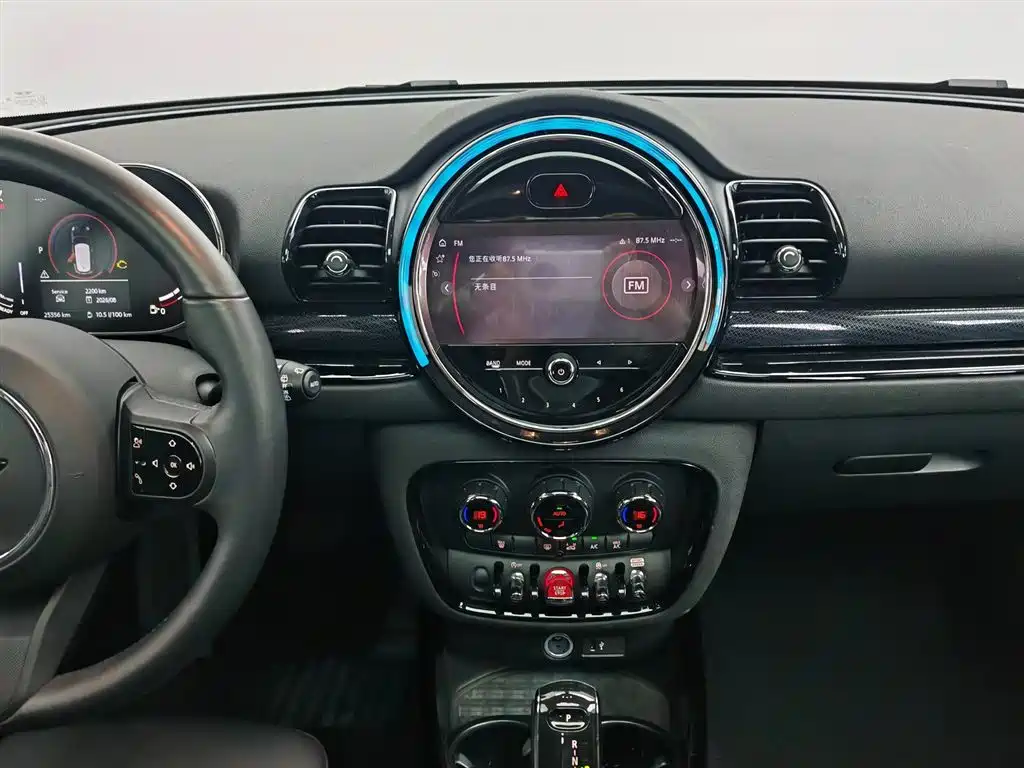 MINI Clubman 2023 — фото 12