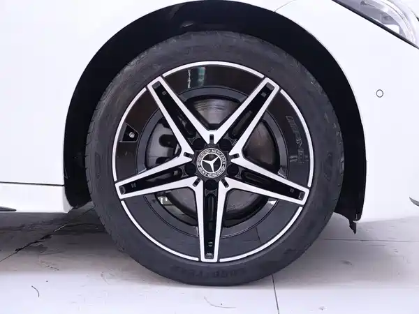 Mercedes-Benz C-Class 2024