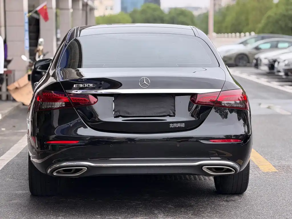 Mercedes-Benz E-Class 2023 — фото 10