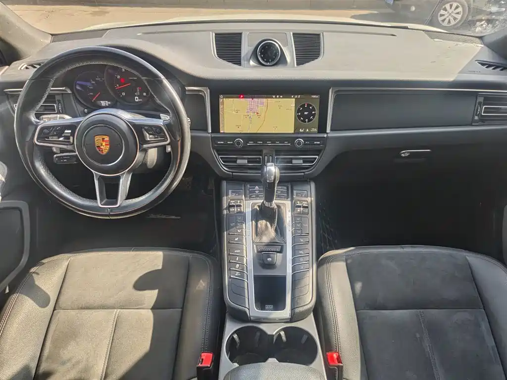 Porsche Macan 2020 — фото 13