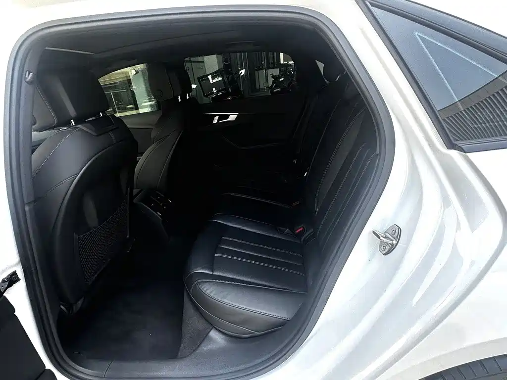 Audi A4L 2024