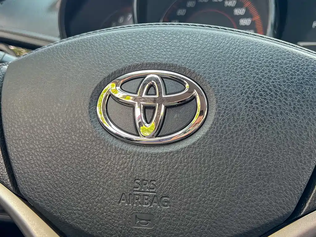Toyota Yaris L 2020 — фото 8