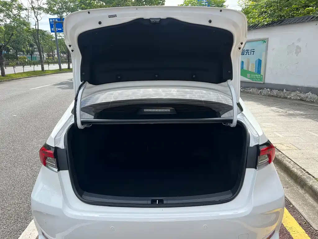Toyota Corolla 2022 — фото 14