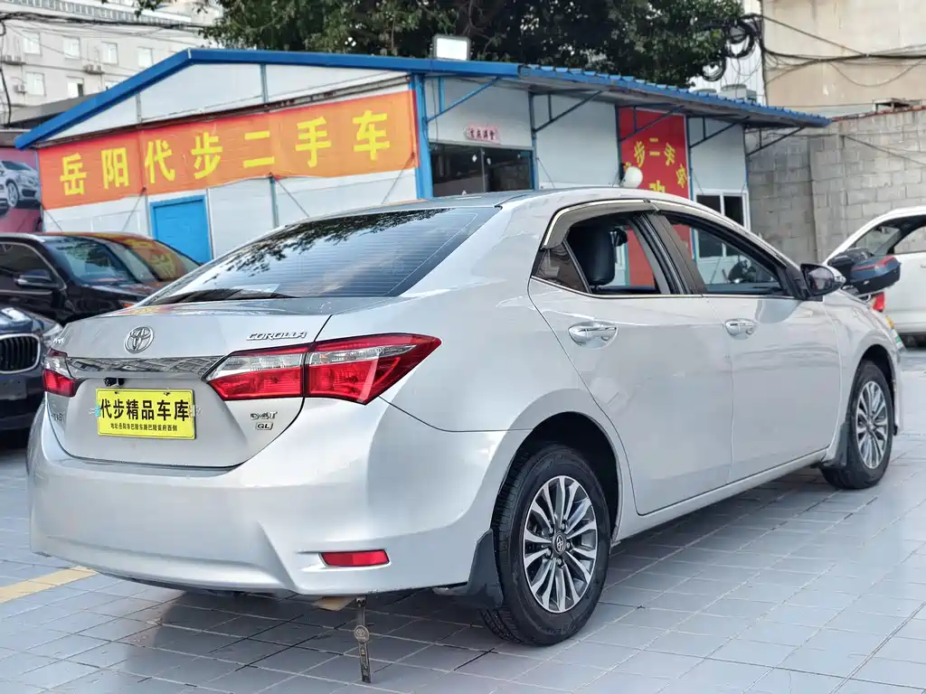 Toyota Corolla 2017 — фото 15