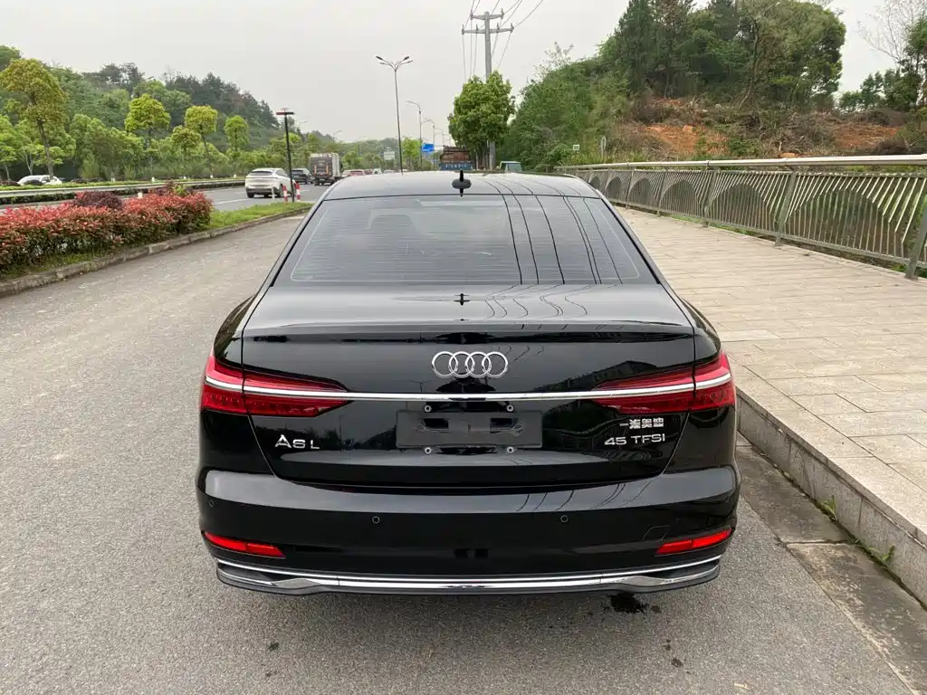 Audi A6L 2022