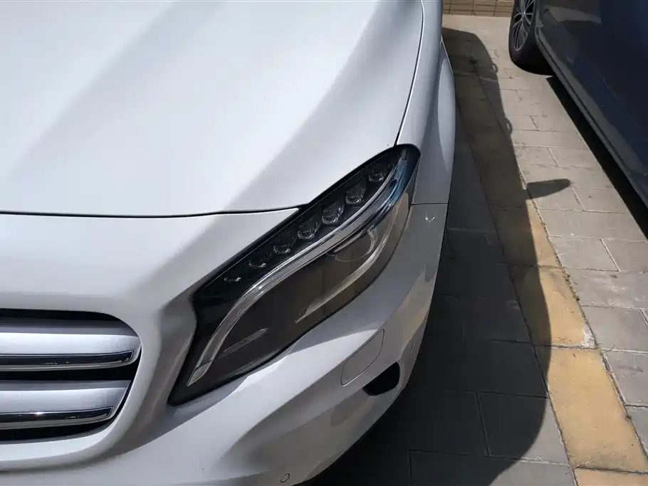 Mercedes-Benz GLA 2015