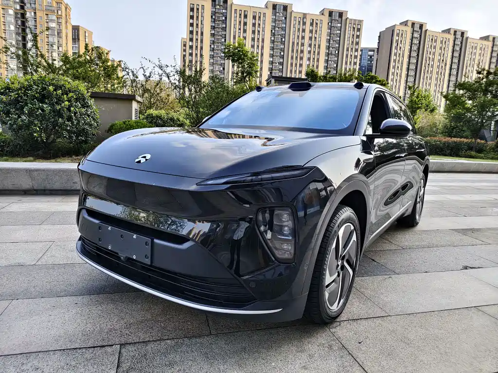 NIO ES8 2024