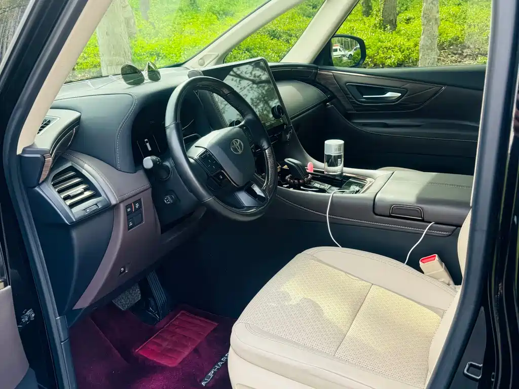 Toyota Alphard 2025 — фото 4