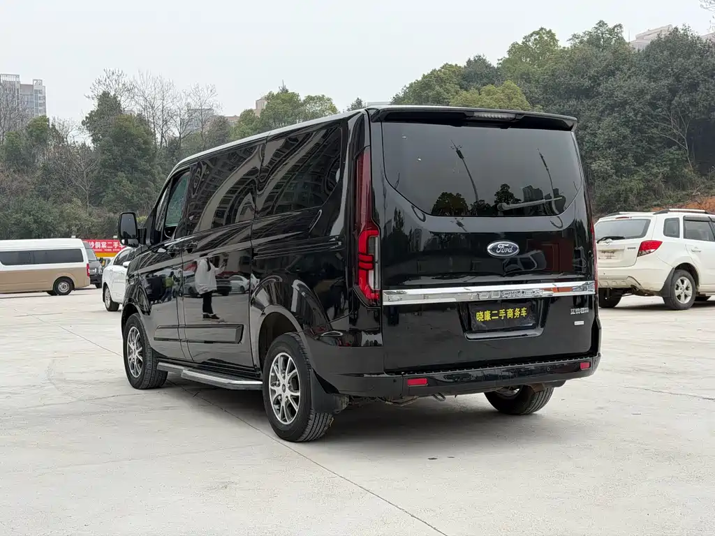 Ford Tourneo 2023 — фото 16