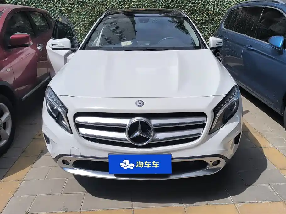 Mercedes-Benz GLA 2015