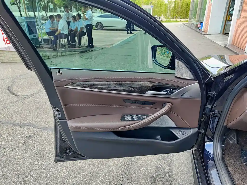 BMW 5 Series 2019