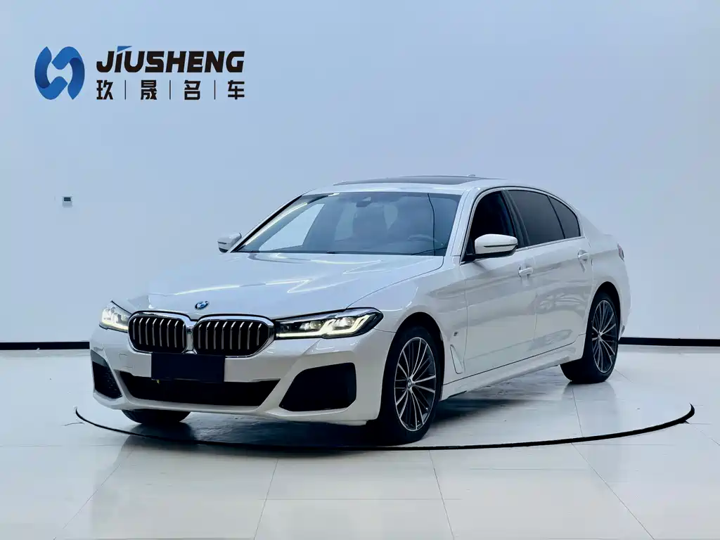 BMW 5 Series 2022 — фото 1