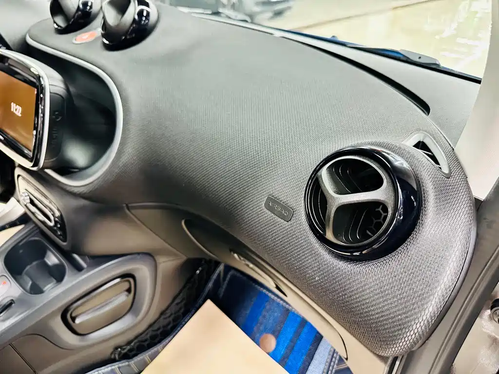 smart Fortwo 2018 — фото 24