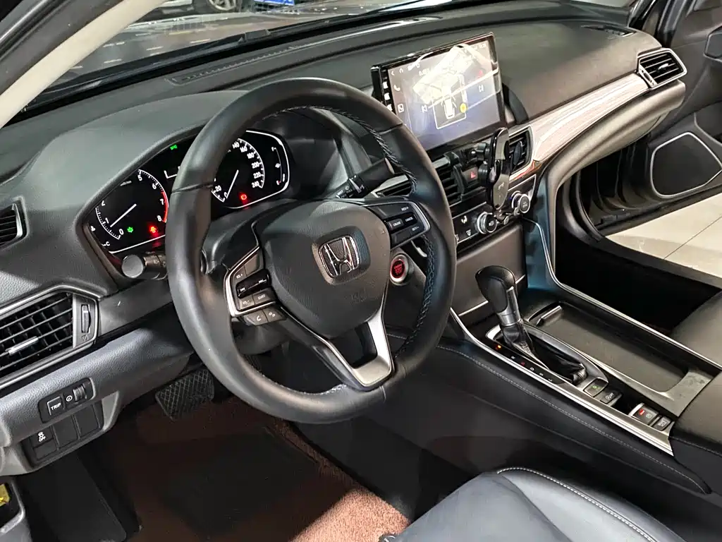 Honda Inspire 2020 — фото 9