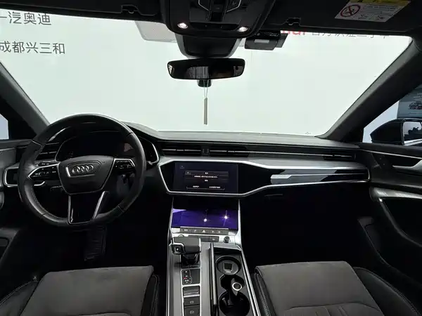 Audi A6L 2022