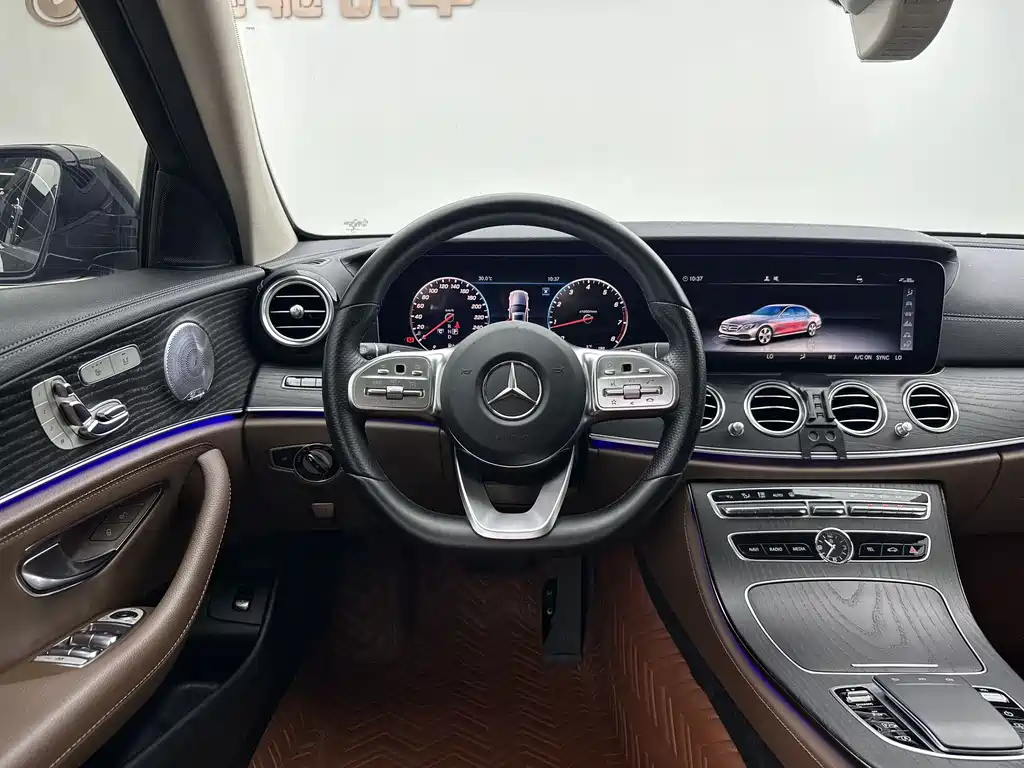 Mercedes-Benz E-Class 2020 — фото 11