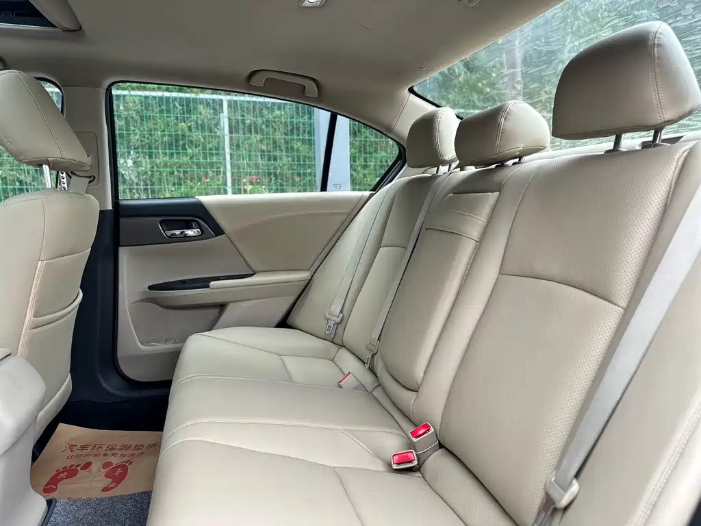Honda Accord 2014 — фото 17