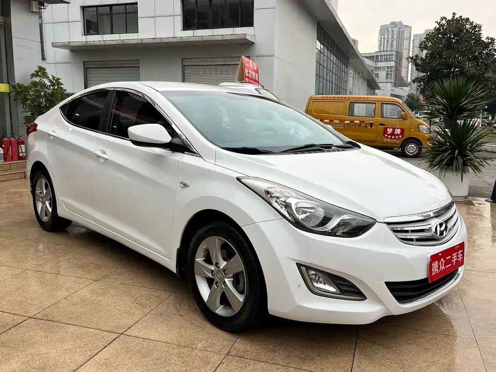 Hyundai Elantra Langdong 2014 — фото 4