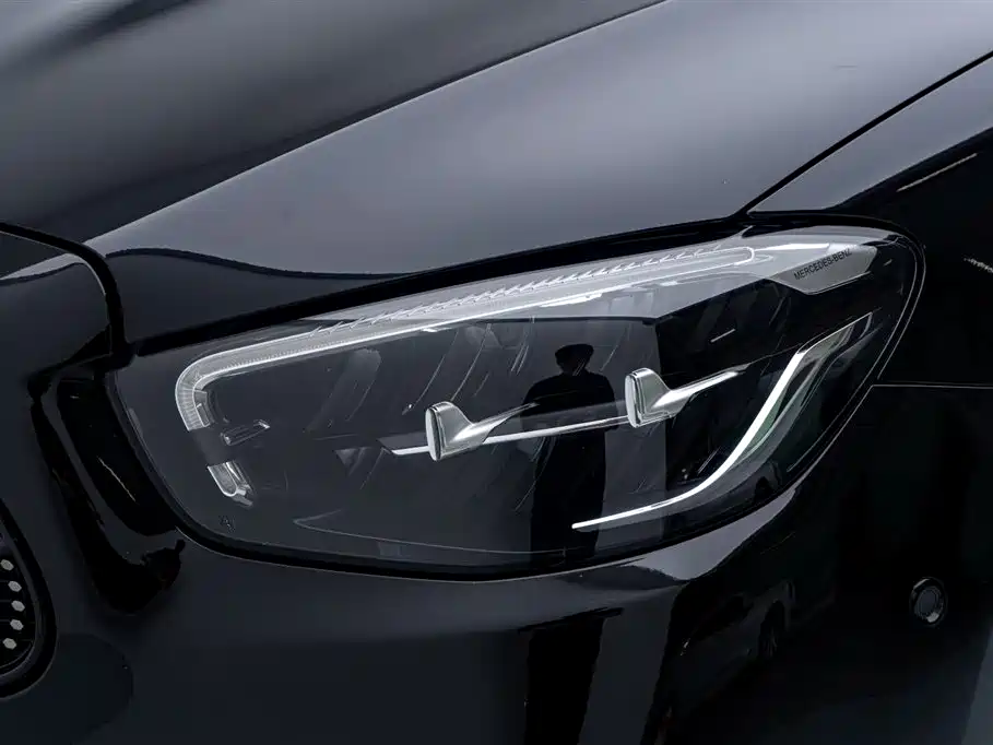 Mercedes-Benz E-Class 2022 — фото 11