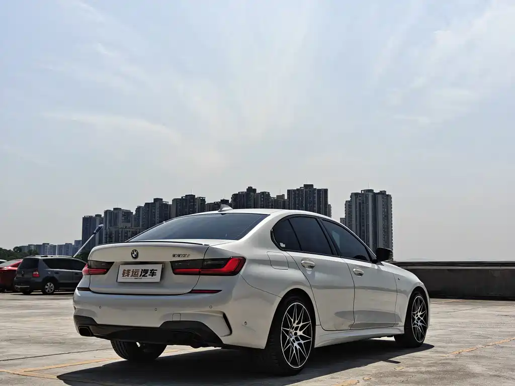 BMW 3 Series 2023 — фото 6