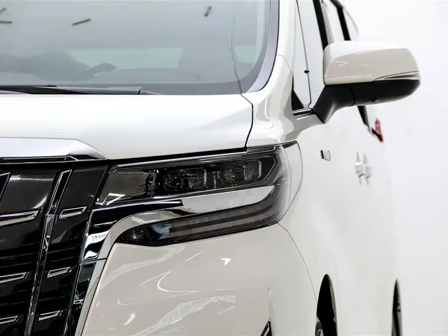 Toyota Alphard 2023 — фото 9
