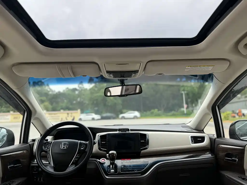 Honda Odyssey 2015 — фото 14