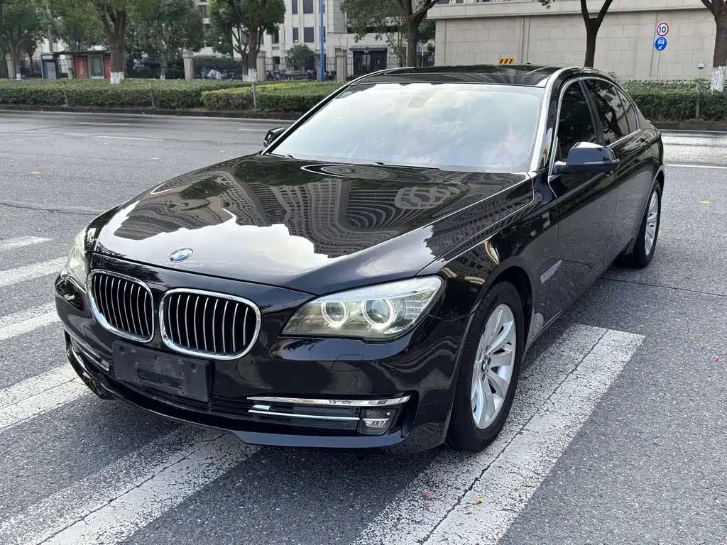 BMW 7 Series 2014 — фото 1