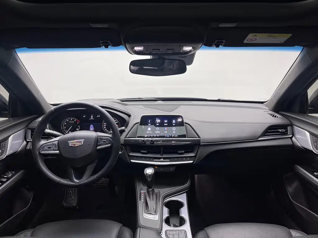 Cadillac CT4 2023 — фото 13