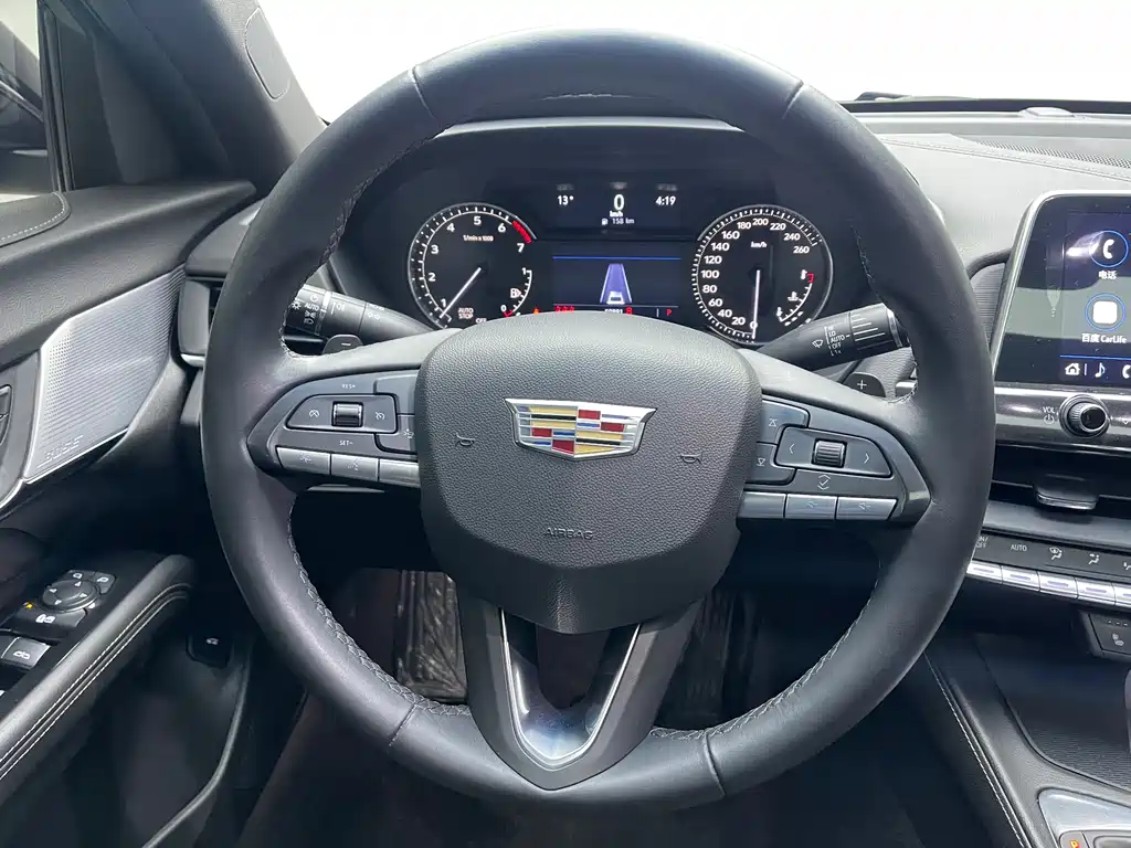 Cadillac CT4 2023 — фото 12