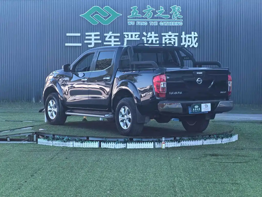 Nissan Navara 2019 — фото 19