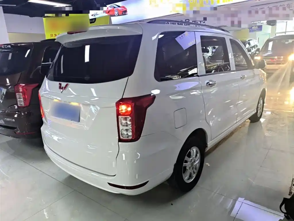 Wuling Hongguang 2019 — фото 7