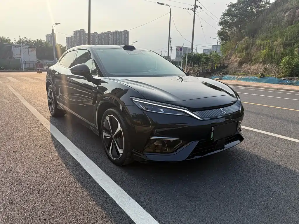 BYD L EV 2025