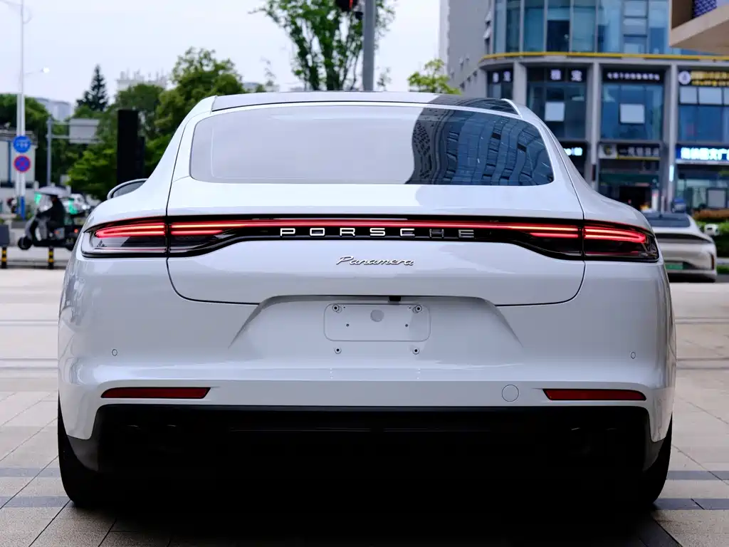 Porsche Panamera 2022 — фото 17