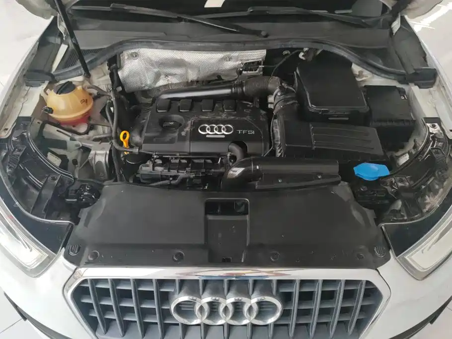 Audi Q3 2015 — фото 10