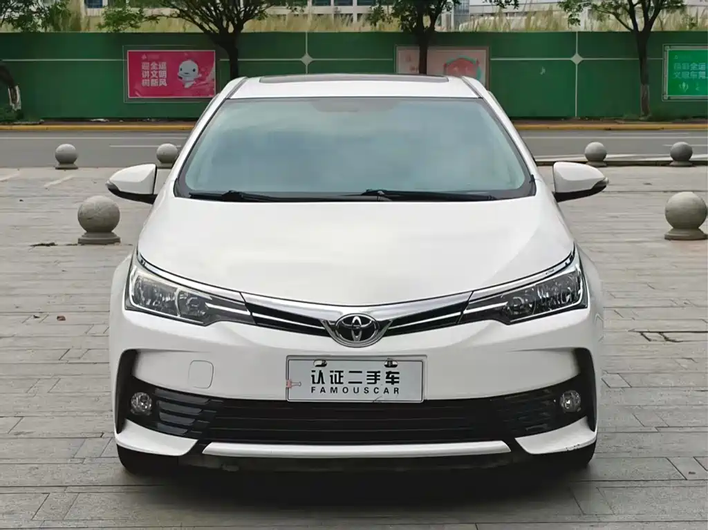 Toyota Corolla 2017 — фото 2